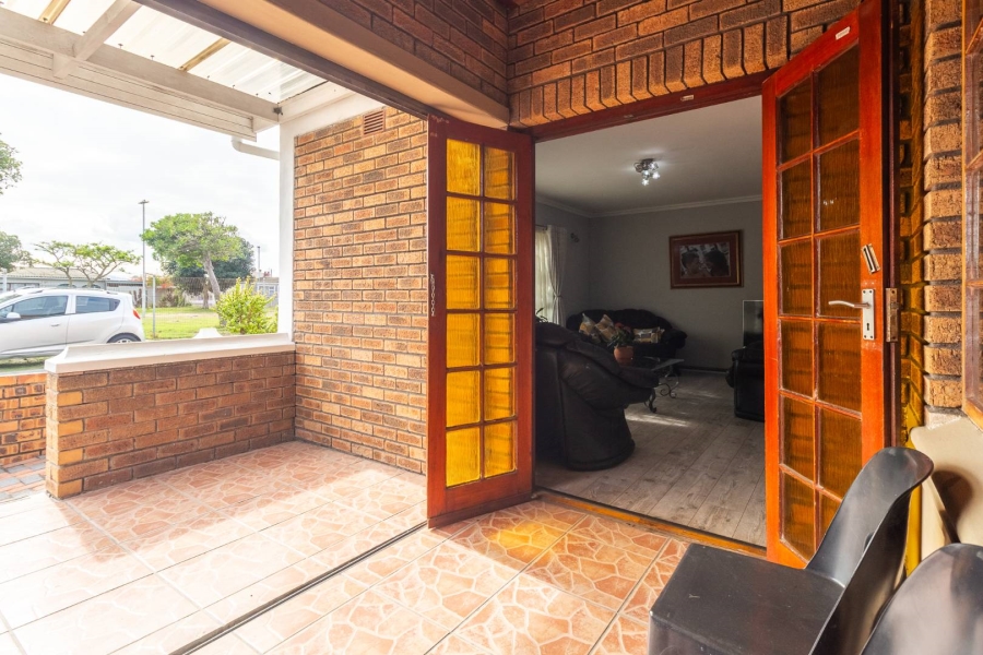 3 Bedroom Property for Sale in Bridgetown Western Cape